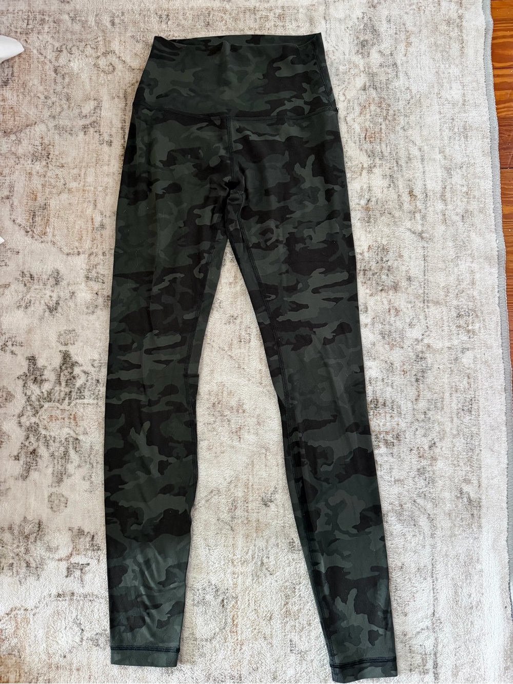 Lululemon Wunder Under 28” Incognito Camo Gator Green Leggings Size 4